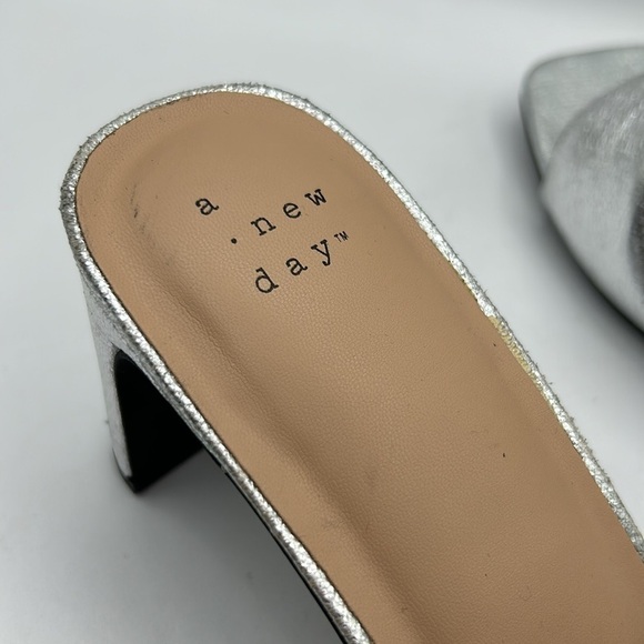 A New Day Silver Metallic Slide on Open Toe Heels Size 8 - Picture 8 of 12